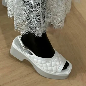 Босоножки-слипоны с квадратным открытым носком и ромбовидным узором на блочном каблуке, с однотонными ремешками и пряжкой сзади, Дизайнерская женская летняя повседневная обувь