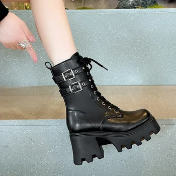 В продаже женская обувь 2023 года, высококачественные зимние однотонные современные ботинки на молнии, женские ботинки на высоком каблуке в стиле панк с круглым носком на шнуровке.