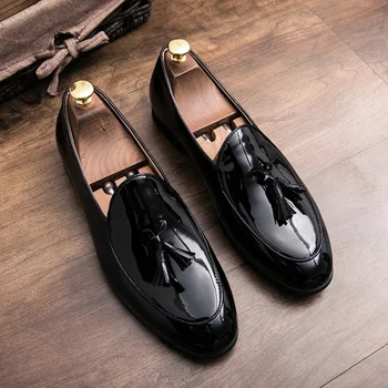 Модные лоферы с кисточками, черная кожаная подошва, джентльменская модная обувь для стресса, лаконичная мужская деловая обувь для вождения sapatênis masculino