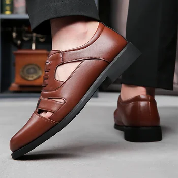 Мужские полые дышащие сандалии, новинка лета 2023, однотонная классическая повседневная деловая обувь, Удобная нескользящая кожаная обувь