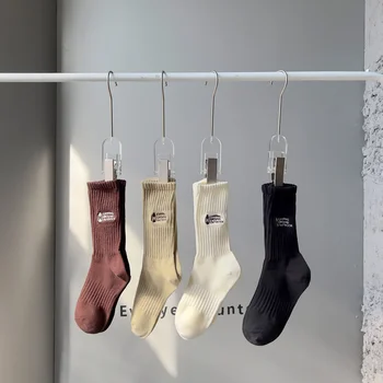 Новые женские носки Кемпинг Harajuku Kawaii Вышивка Средняя трубка Мода Индивидуальное письмо Хлопчатобумажные дышащие носки с набивкой